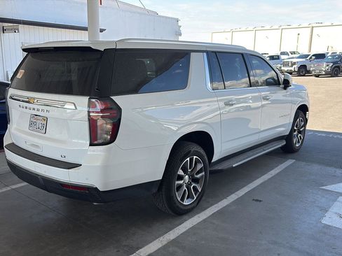 Used 2021 Chevrolet Suburban LT image 3