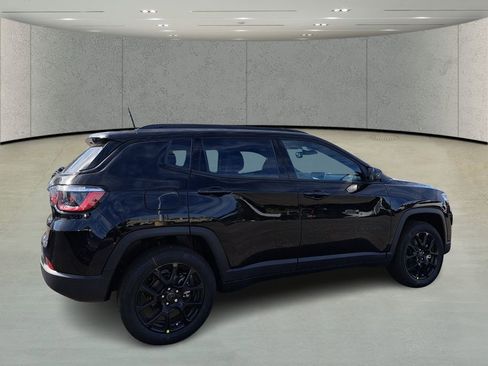 New 2026 Jeep Compass Latitude image 5