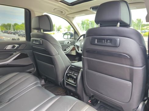 Used 2020 BMW X7 xDrive40i w/ Premium Package AWD/4WD image 28
