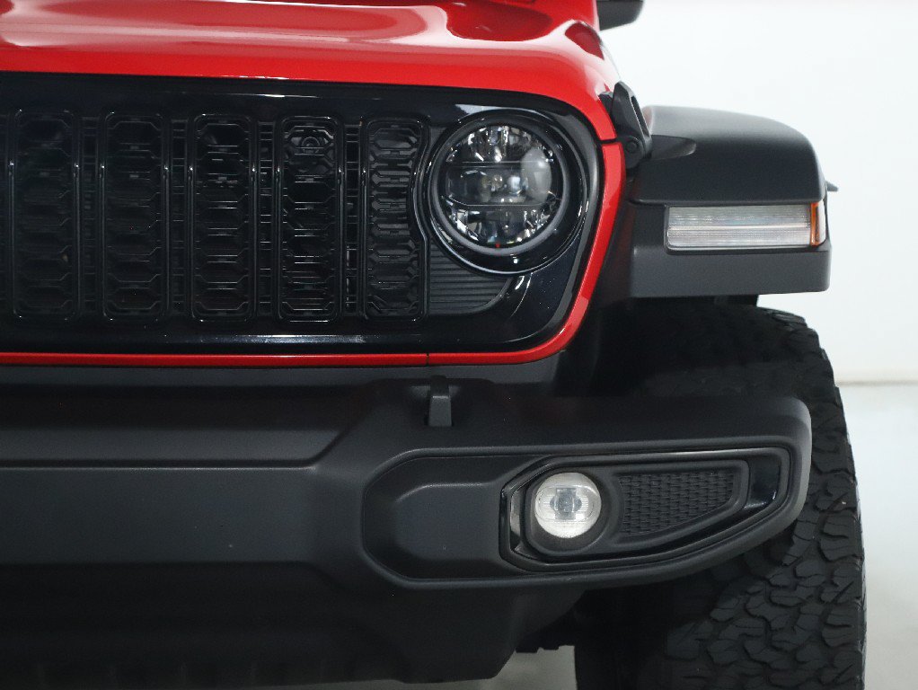 Used 2025 Jeep Wrangler Unlimited Sport AWD/4WD image 9