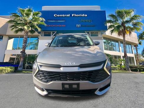 Used 2024 Kia Sportage LX image 3