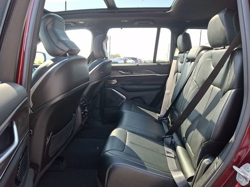 Used 2023 Jeep Grand Cherokee Overland w/ Advanced Protech Group III image 10