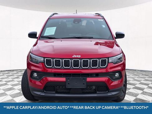 Used 2025 Jeep Compass Latitude AWD/4WD image 4