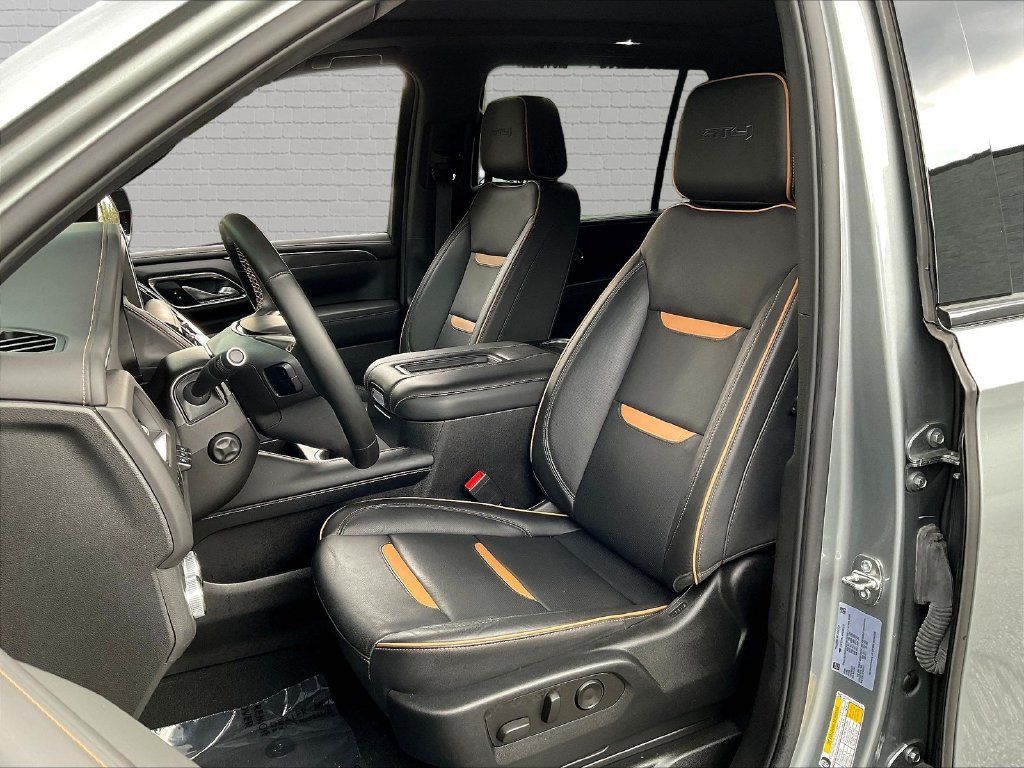 Used 2023 GMC Yukon XL AT4 w/ AT4 Premium Plus Package AWD/4WD image 15