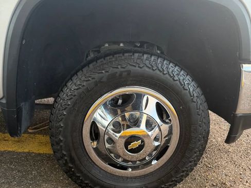Used 2021 Chevrolet Silverado 3500 LT w/ Texas Edition AWD/4WD image 9