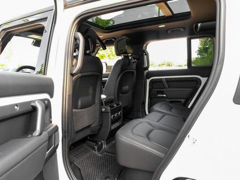 New 2026 Land Rover Defender 110 X-Dynamic SE AWD/4WD image 45
