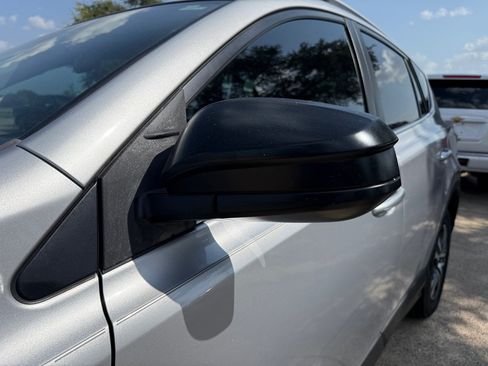 Used 2016 Toyota RAV4 LE FWD image 12