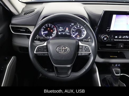 Used 2023 Toyota Highlander XLE FWD image 7