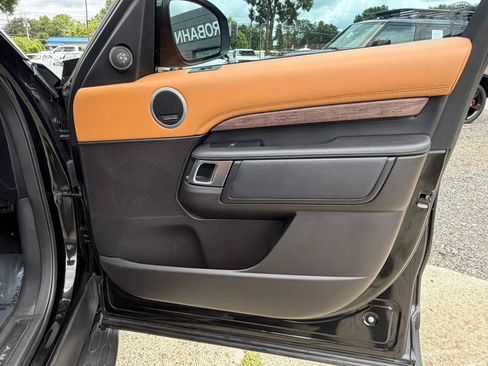 Used 2017 Land Rover Discovery HSE Luxury AWD/4WD image 21