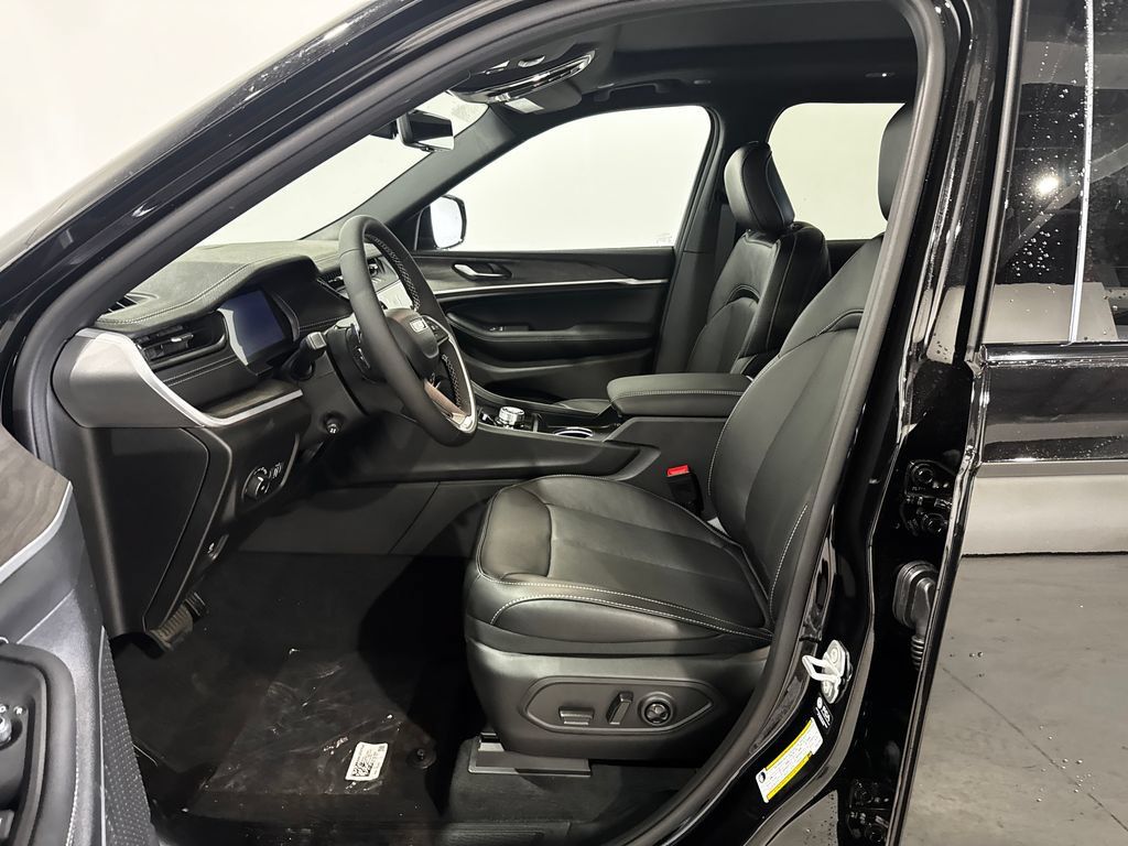New 2026 Jeep Grand Cherokee L Limited AWD/4WD image 13
