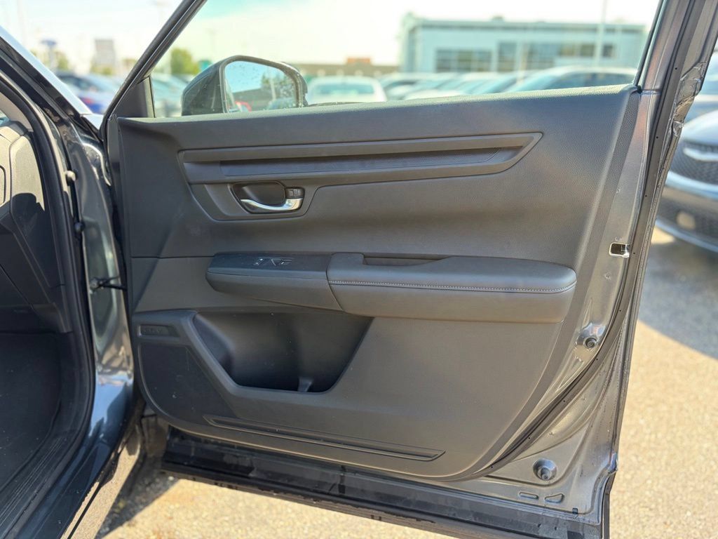 Used 2024 Honda CR-V LX image 14