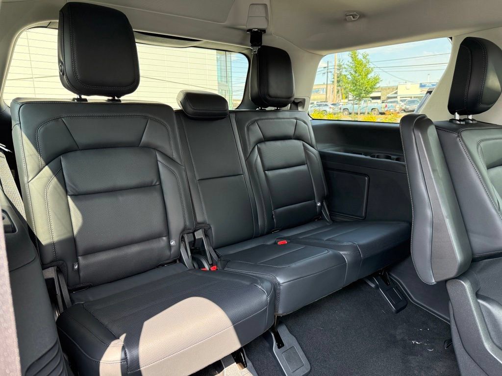 New 2027 Lincoln Navigator Premiere AWD/4WD image 25
