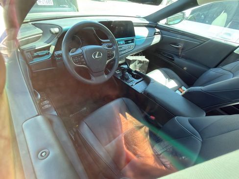 Certified 2024 Lexus ES 300h w/ Premium Package FWD image 7