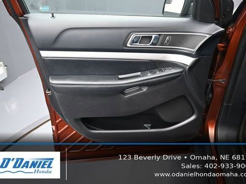 Used 2016 Ford Explorer XLT w/ Equipment Group 202A AWD/4WD image 23
