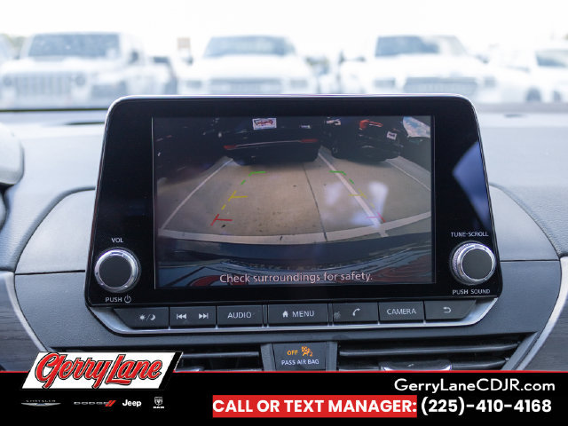 Used 2025 Nissan Altima 2.5 SV FWD image 10