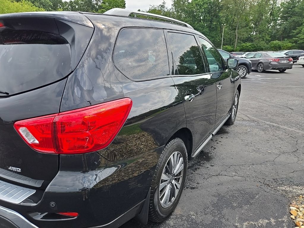 Used 2020 Nissan Pathfinder S AWD/4WD image 3