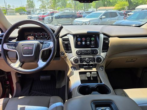 Used 2016 GMC Yukon SLT w/ Open Road Package AWD/4WD image 9