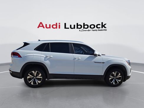 Used 2024 Volkswagen Atlas Cross Sport SE FWD image 9