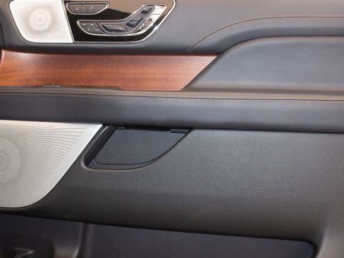 Used 2024 Lincoln Navigator Black Label image 11