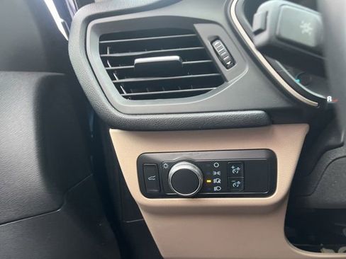 Used 2022 Ford Escape SE w/ Convenience Package image 22