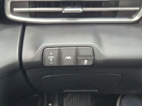 Used 2023 Hyundai Elantra Limited FWD image 21
