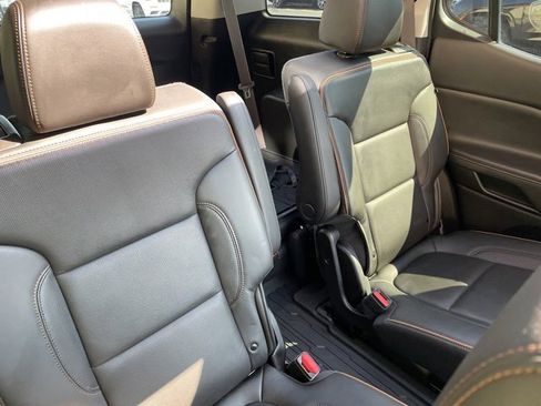 Used 2023 GMC Acadia AT4 w/ Technology Package image 5