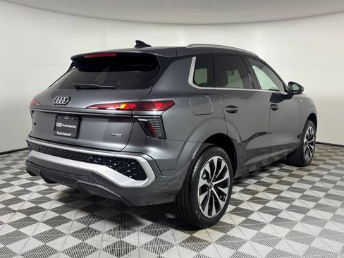 New 2026 Audi Q3 quattro 2.0T AWD/4WD image 7