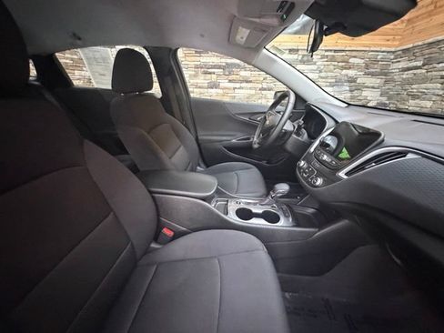 Used 2024 Chevrolet Malibu RS FWD image 17