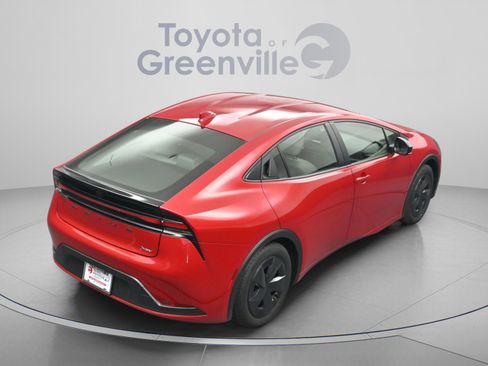 Used 2025 Toyota Prius LE FWD image 14