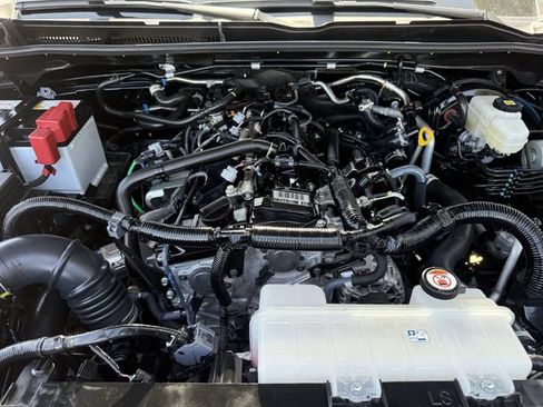 Used 2025 Toyota 4Runner SR5 RWD image 32