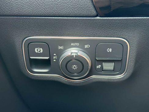 Used 2022 Mercedes-Benz GLA 250 4MATIC image 33