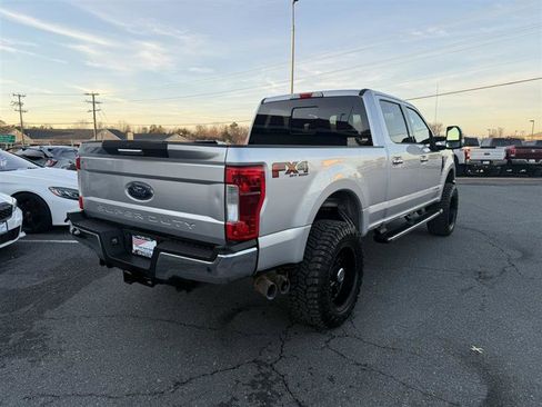 Used 2019 Ford F250 XLT w/ XLT Premium Package image 4