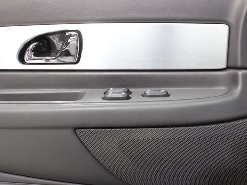 Used 2002 Ford Thunderbird Deluxe image 38