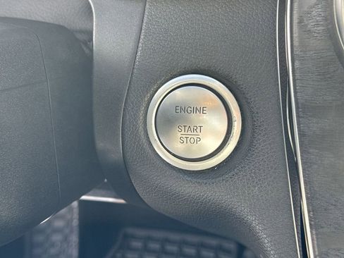 Used 2015 Mercedes-Benz C 300 4MATIC Sedan image 17