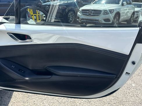 Used 2020 MAZDA MX-5 Miata RF Club RWD image 16