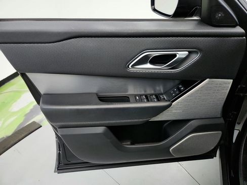 Used 2018 Land Rover Range Rover Velar R-Dynamic SE image 22
