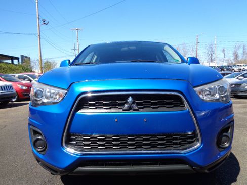 Used 2015 Mitsubishi Outlander Sport ES image 2