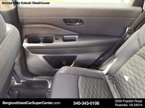 Used 2024 Nissan Pathfinder SV image 32