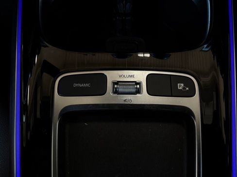 Used 2025 Mercedes-Benz GLB 250 4MATIC image 29