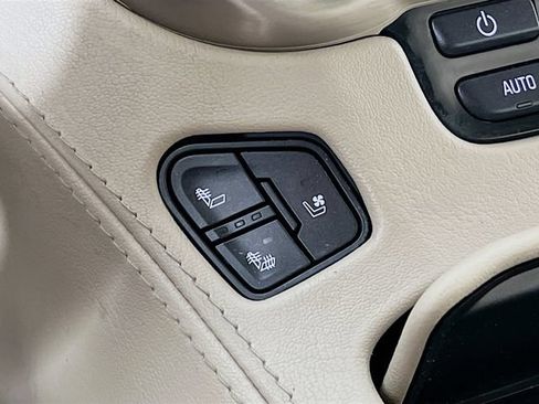 Used 2020 GMC Yukon XL Denali AWD/4WD image 22