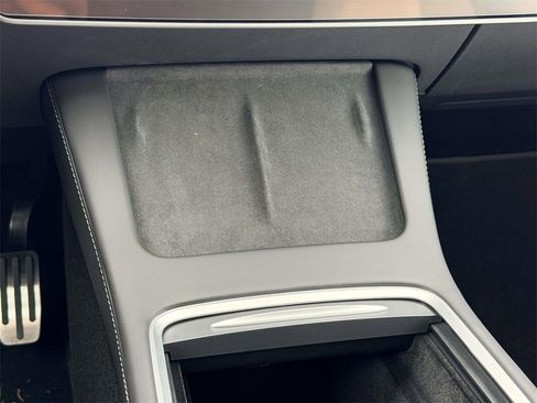 Used 2024 Tesla Model Y Long Range image 5