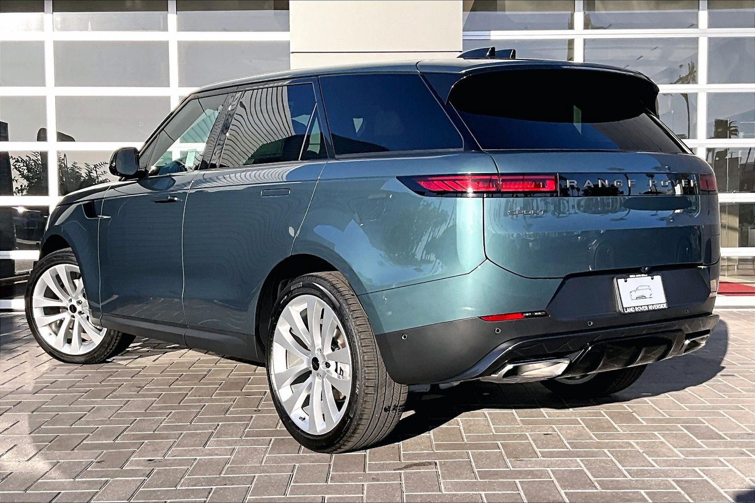 New 2027 Land Rover Range Rover Sport SE AWD/4WD image 3