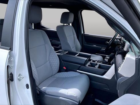 Used 2025 Toyota Tundra SR5 w/ SR5 Convenience Package AWD/4WD image 9