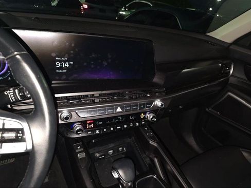 Used 2025 Kia Telluride S FWD image 5