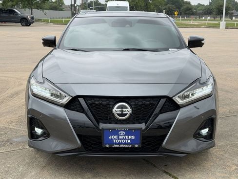 Used 2021 Nissan Maxima SR w/ Sport Mat Group FWD image 3