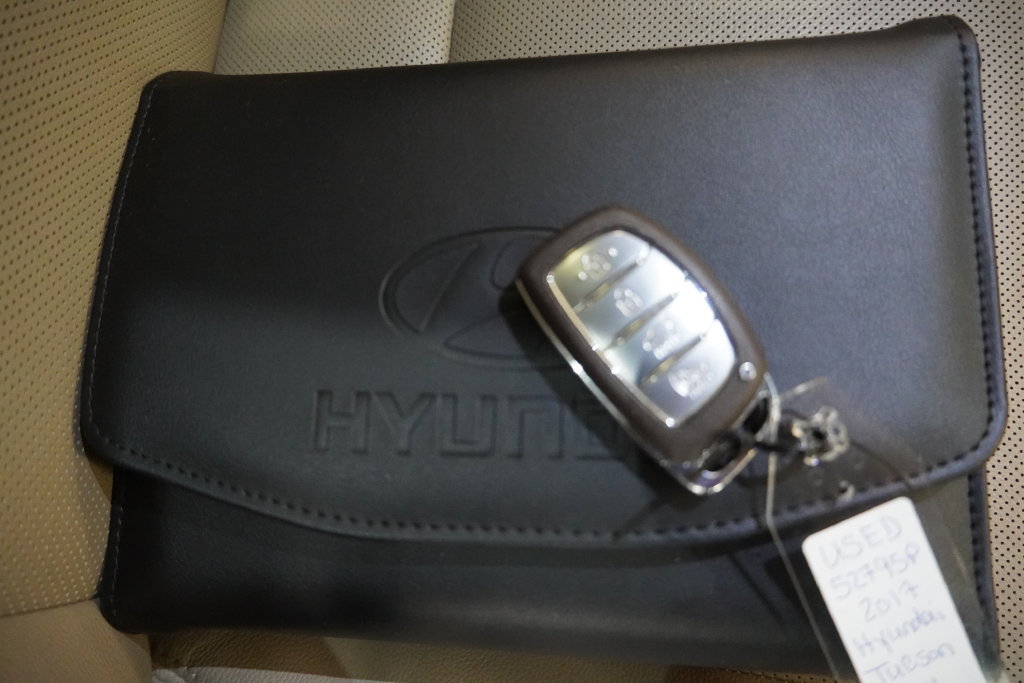 Used 2017 Hyundai Tucson Limited w/ Limited Ultimate Package 03 AWD/4WD image 28