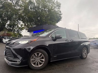 Used 2021 Toyota Sienna XLE