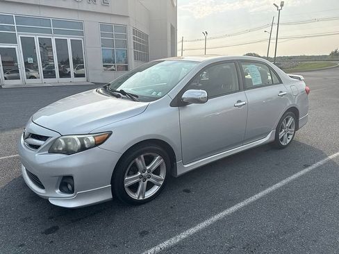 Used 2013 Toyota Corolla S w/ Premium Pkg FWD image 2