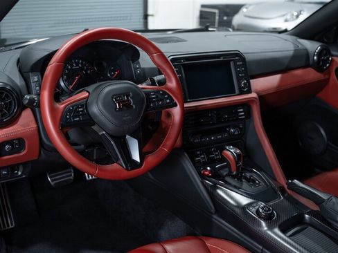 Used 2021 Nissan GT-R Premium AWD/4WD image 45