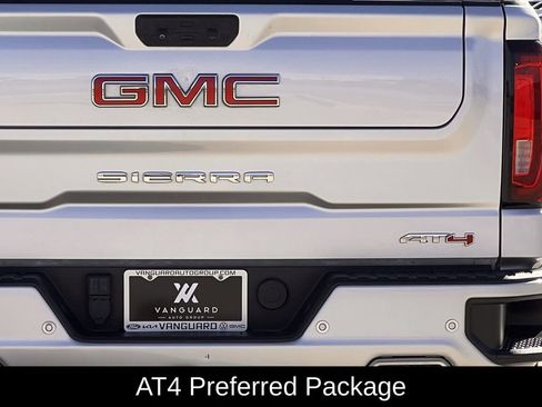 Used 2022 GMC Sierra 1500 AT4 w/ AT4 Premium Package image 5